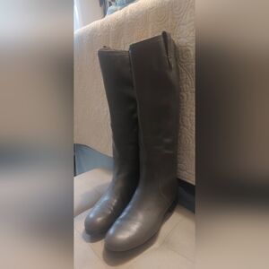 Gray Winter Boots with Knee High Design and Smooth Texture